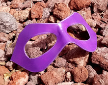 Load image into Gallery viewer, Pointed Domino Mask - Pointed Edge Molded Leather Mask in Multiple Colors