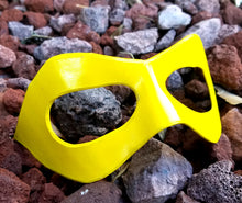 Load image into Gallery viewer, Pointed Domino Mask - Pointed Edge Molded Leather Mask in Multiple Colors